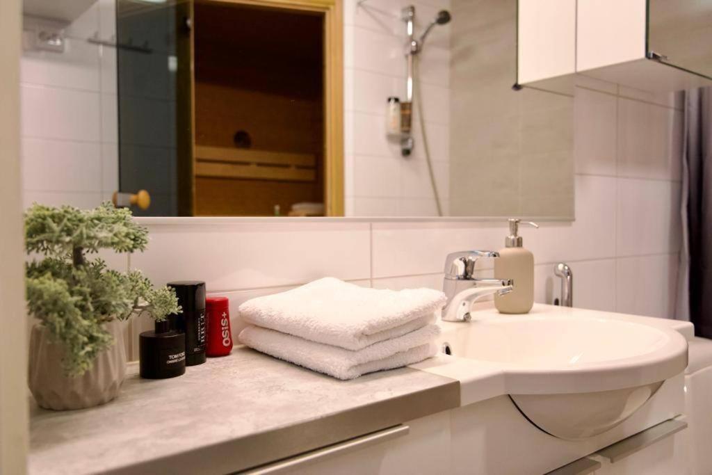 1Br Suite - King Size Bed - Wi-Fi - Gym & Sauna Ροβανιέμι Εξωτερικό φωτογραφία